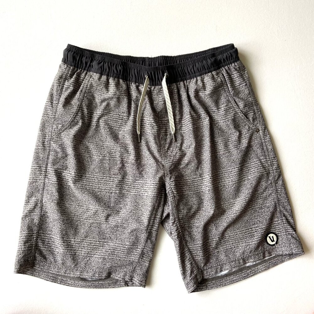 Vuori Men's Kore Shorts Size Medium Gray